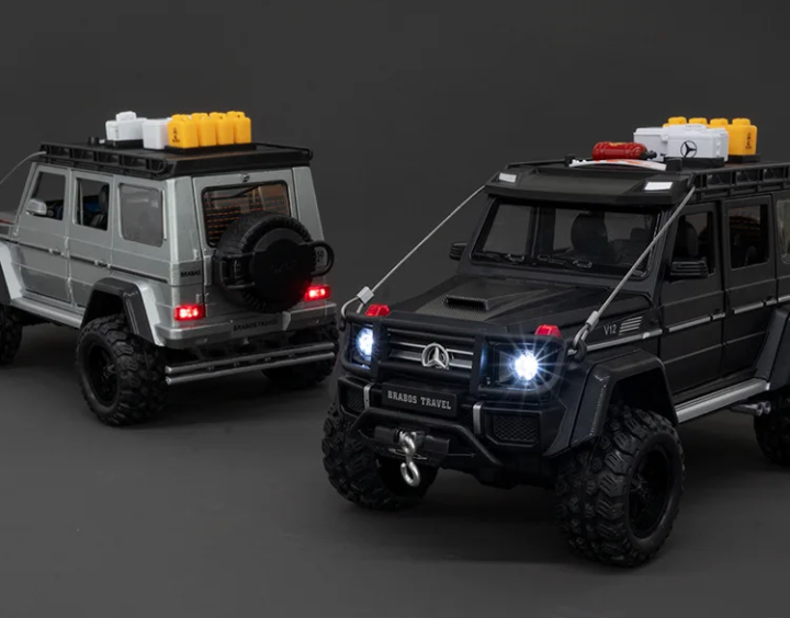 1:24 Mercedes-Benz BRABUS G550 4X4 Modified version Diecast Metal Alloy Model car Sound Light Pull Back Collection Kids Toy Gift