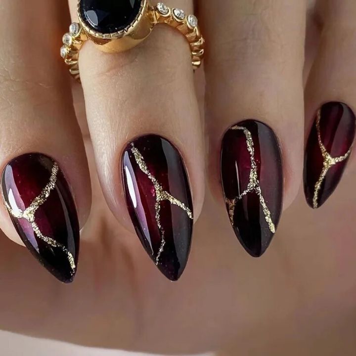 24pcs y2k Cool False Nail Tips Ins Gold Foil Retro Red Nails Manicure Set Almond False Nail Patch for Girl Women Wearable