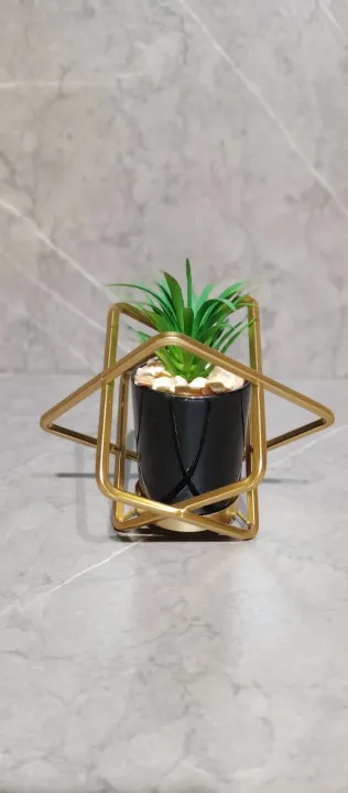 Generic%20Flower%20vase,%20Metallic%20Body%20-%20Image%202