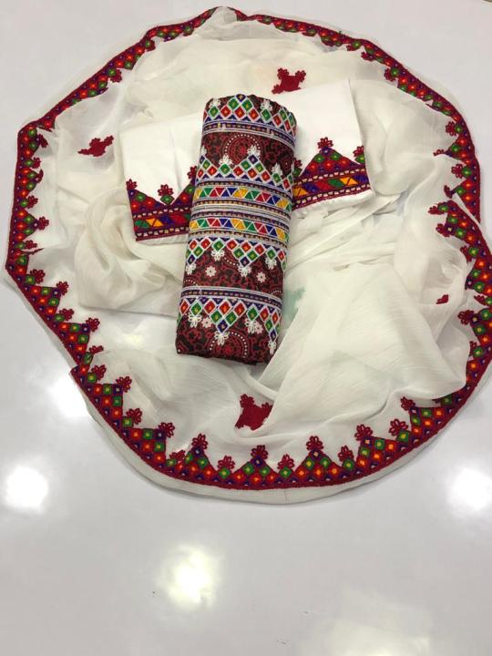 Sindhi%20Ajrak%20Embroidered%20lawn%203%20piece%20Suit%20with%20Embroidered%20Chiffon%20Dupatta%20For%20Women%20-%20Image%203