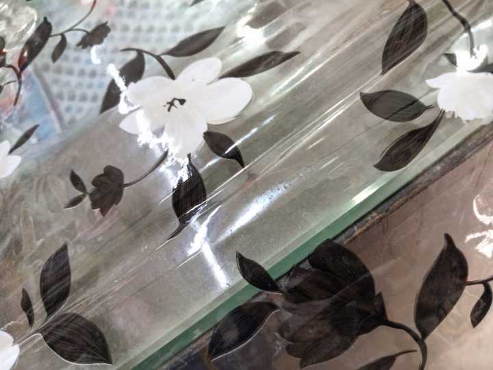 6%20Seater%20Dining%20Table%20Transparent%20Printed%20Plastic%20Table%20Cover%20(Random%20Design%20Delivered)%20-%20Image%205