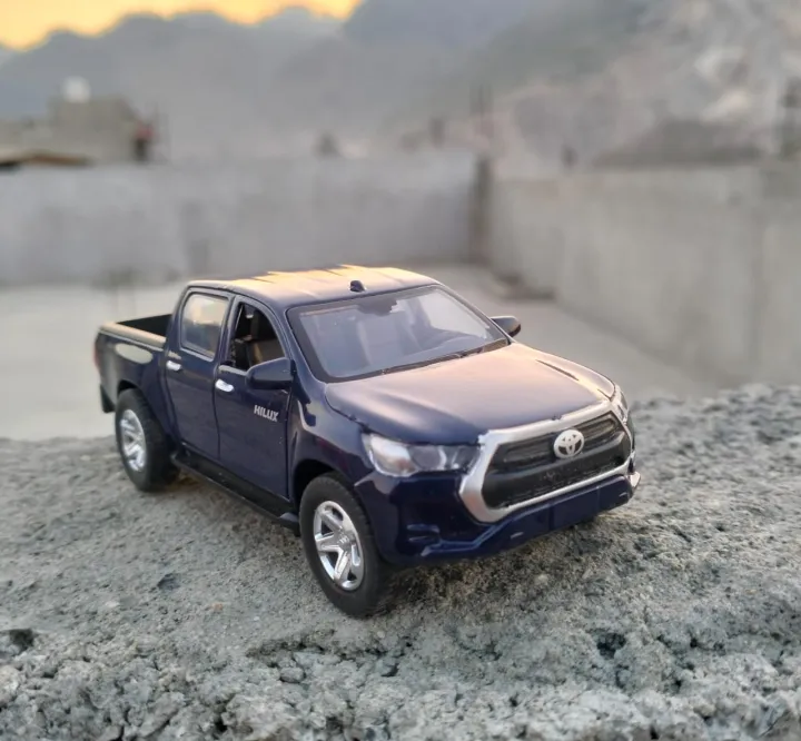 Alloy%201:36%20Toyota%20Revo%20Hilux%20Vego%20Dala%20High%20Simulation%20Metal%20Diecast%20Model%20Car%20-Multicolors%20-%20Image%208