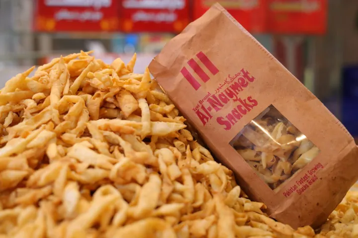 Sweet%20Badana%20&%20Namak%20Paray%20Snacks%20250g%20%E2%80%93%20Traditional%20Pakistani%20Badana,%20Crispy%20Namak%20Paray%20Mix,%20Sweet%20&%20Crunchy%20Tea%20Time%20Snacks%20-%20Image%204