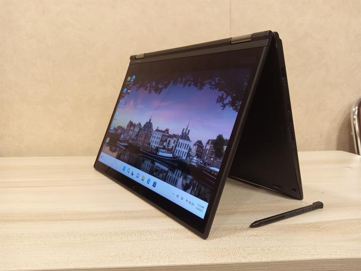 Lenovo ThinkPad X380 Touch Screen Core i5 8th Generation - 8GB RAM 256GB SSD