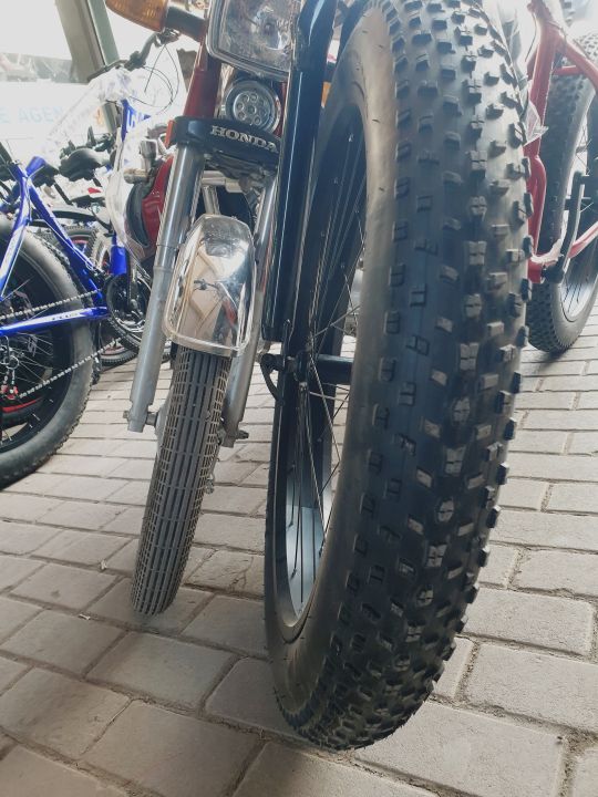 Fat%20Tyre%20Bike%20by%20PLUS%20-%20Adventure%20Redefined,%2021%20Speed,%20Shimano%20Gears,%20Front%20shock%20double%20disk%2010%20gears,%2026%20Inches,%20Aluminum%20Frame%20-%20Image%203