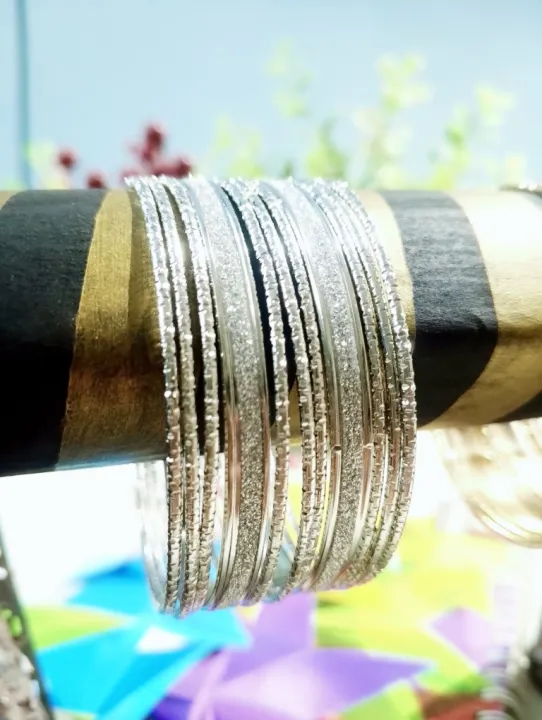 Gold%20&%20Silver%20Color%20Trendy%20Bangles%20Set%20%7C%20Fancy%20Pakistani%20Wedding,%20Mehndi%20&%20Party%20Wear%20Jewelry%20-%20Image%209