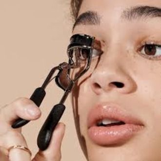 Trim Professional Eyelash Curler,Makeup Tool With Silicone Cushioned Curler Pad , Creates Eye-Opening & Lifted Lashes ,Pinch Free curl