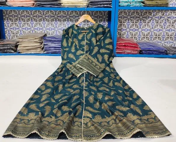 Grey%20Stitched%20Lawn%20Long%20Frock%20for%20Women%20%E2%80%93%20Elegant%20One-Piece%20Design%20-%20Image%203
