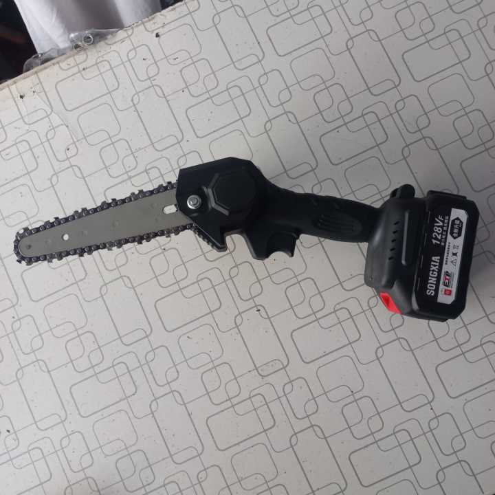 6"%20Cordless%20Rechargeable%20Electric%20%20Chainsaw%20Wood%20Mini%20Cutter%20550W%20One-Hand%20Saw%20Woodworking%20WITH%20Box%20-%20Image%203