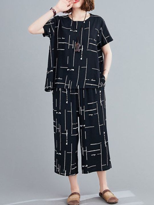 New%20Capriii%20Printed%20T%20Shirt%20And%20printed%20Trouser%20Nightwear%20For%20Woman%20And%20Girls%20Night%20Suit%20-%20Image%203