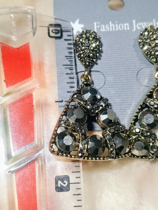 Premium%20Quality%20Elegant%20Antique%20Metallic%20Stylish%20Earrings%20%E2%80%93%20Stylish%20&%20Lightweight%20Fashion%20Jewelry%20-%20Image%2010