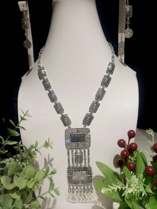 Silver%20Long%20Mala%20Set%20with%20Dangling%20Coins%20%E2%80%93%20Ethnic%20Traditional%20Jewelry%20-%20Image%206