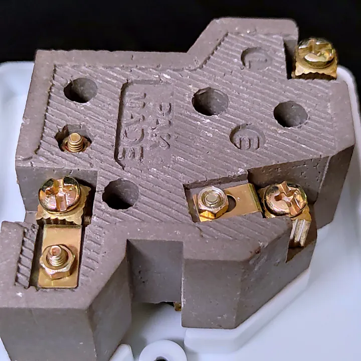 3in1%20Universal%203Pin%20Power%20Plug%20Socket%20Multi%20Plug%20Socket%20Light%20Plug%20Socket%20China%20Fitting%20Socket%20Plate%20-%20500%20Volts%20/40%20Amp%20High%20Quality%20Specially%20for%20AC,%20Water%20Pump%20-%20Image%206