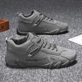 New Leather Men's Shoes Korean Leisure Labor Shoes Chef Kitchen Work Shoes. 