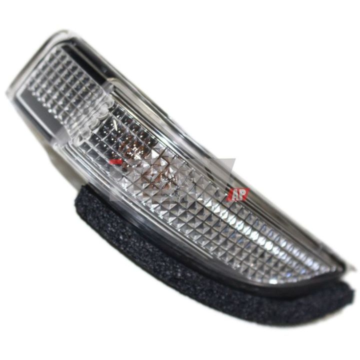 Toyota%20Yaris%20Side%20Mirror%20Indicator%20Light%20-%20(Right%20Side%20)%20-%201%20Piece%20-%20Genuine%20Quality%20-%20Image%202