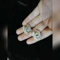 Chanel stud zirkon. 
