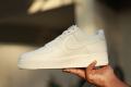 Nikee Air Force 1 Triple White. 