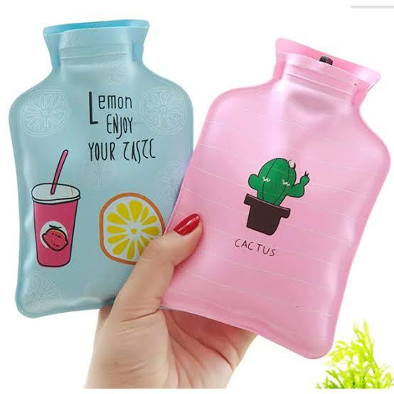 Mini Hot Water Bottle, Light and Handy Hot Water Bag Hand Warmer 100 ML Cartoon Hand Warm Water Bottle Cute Mini Hot Water Bottles Small Portable Hand Warmer Water Injection Storage Bag Tools