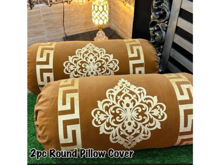 1Pc%20Luxury%20Velvet%20Gao%20Takiya%20%7C%20Round%20Pillow%20Cover%20%7C%20Laser%20Cut%20Design%20%7C%20Soft%20Velvet%20Malai%20Gol%20Takiya%20Cover%20without%20Tussal%20%7C%20Home%20Decor%20%7C%2036"%20Length%20X%2036"%20Circle%20By%20Comfynook%20-%20Image%206