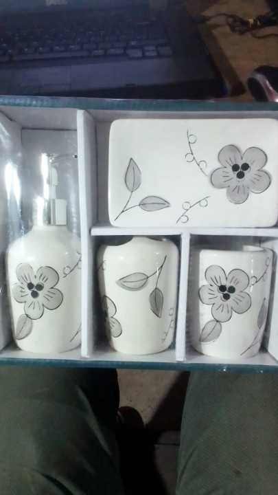 Ceramic%20Bathroom%20Set%20-%204%20Pcs%20Nice%20Quality%20-%20Image%203