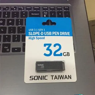 Sonic%2032%20GB%20USB%203.1%20Flash%20Drive%20with%20Slope%20Design%20-%20Black%20-%20Image%202