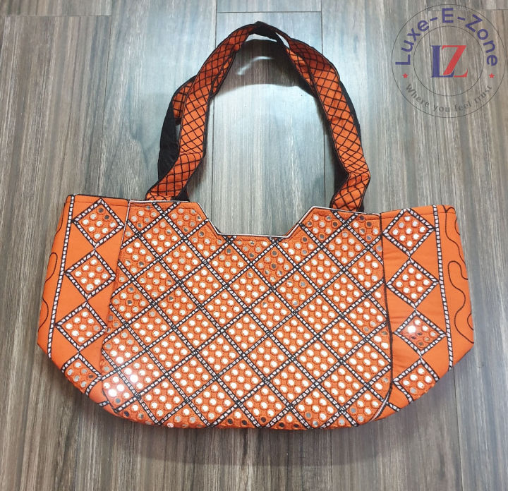 Artisan-Crafted%20traditional%20Handbags%20Elegance%20for%20Women%20Chic%20Handmade%20Elevate%20Your%20Style%20Boho%20Shoulder%20Bags%20Fashion%20Statement%20Eco-Friendly%20Luxury%20for%20Her%20Every%20Occasion%20Exquisite%20Glamour%20Charm%20with%20Love%20Embroidered%20Purses%20Colorful%20Creations%20Unique%20Stylish%20-%20Image%205