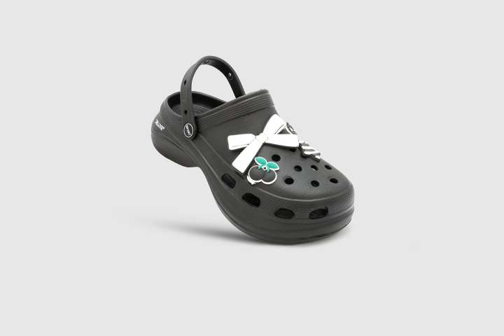 Deluxe%20Footwear%20Floral%20Pearl%20Clogs%20-%20Clogs%20For%20Women%20-%20Women%20Clogs%20-%20Image%202