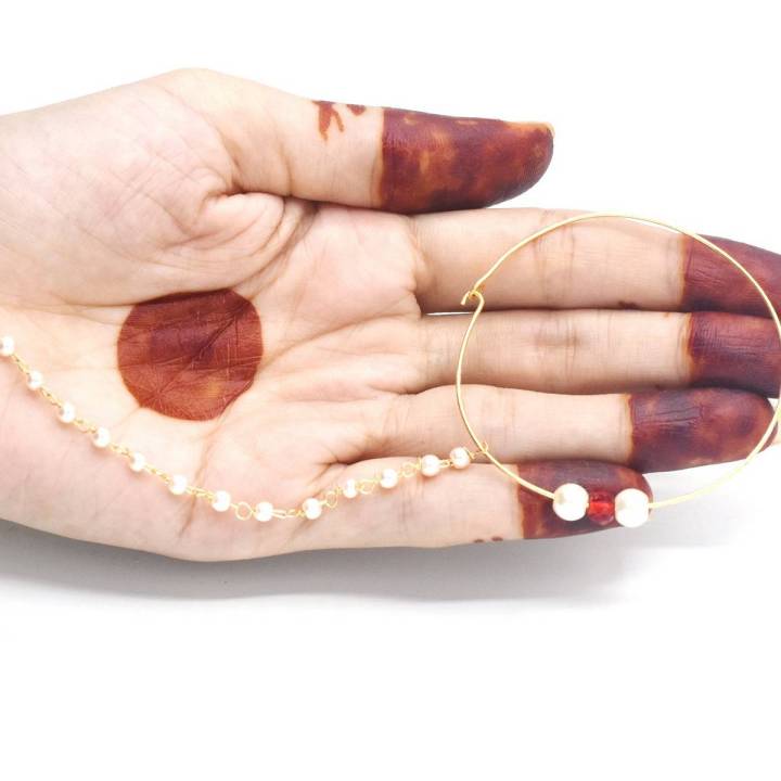 SIMPlE BRIDAL NOSE NATH WITH ChAIN  PEARL  golden STRING