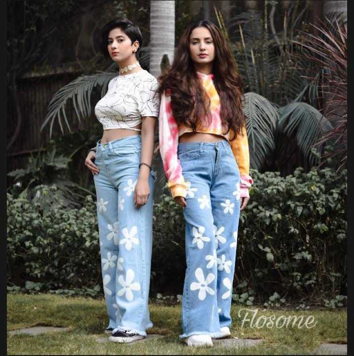 Wide%20Leg%20Flower%20Design%20Printed%20Jeans%20Flapper%20For%20Girls%20and%20Womens%20-%20Image%203