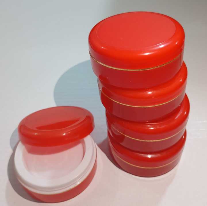 Pack%20of%2010%20Empty%20Cream%20Containers%20Cosmetics%20Jars%20for%20Makeup%2018%20Gram%20Red%20-%20Image%205