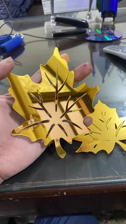 3D%20Leaf%20Mirror%20Wall%20Decal%20Acrylic%20Decor,%204x4%20Inches,%206-48%20Pieces,%20Gold,%20Silver,%20Removable%20Wall%20Sticker%20for%20Bedroom,%20Living%20Room,%20TV%20Wall,%20Home%20Decoration%20-%20Image%205