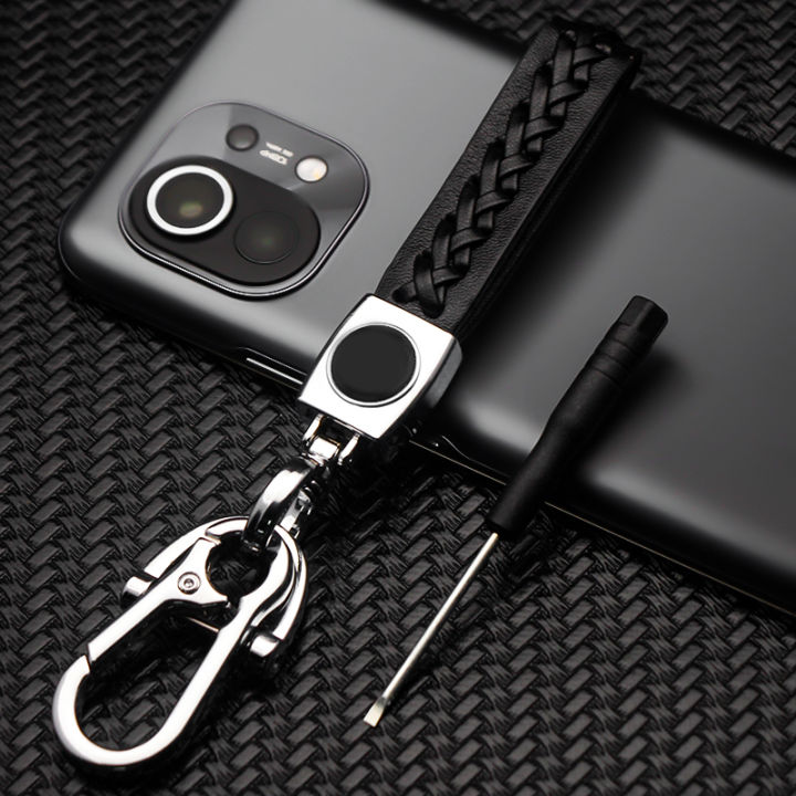 Toyota%20(NEW)%20Leather%20Braided%20Metal%20Car%20%20Toyota%20Logo%20/%20Monogram%20Keychain%20with%20Keyring%20for%20Toyota%20Corolla%20Yaris%20Fortuner%20Prius%20Aqua%20Land%20Cruiser%20-%20Fashion%20Auto%20Decoration%20Premium%20-%20Black/Brown%20-%20Image%204