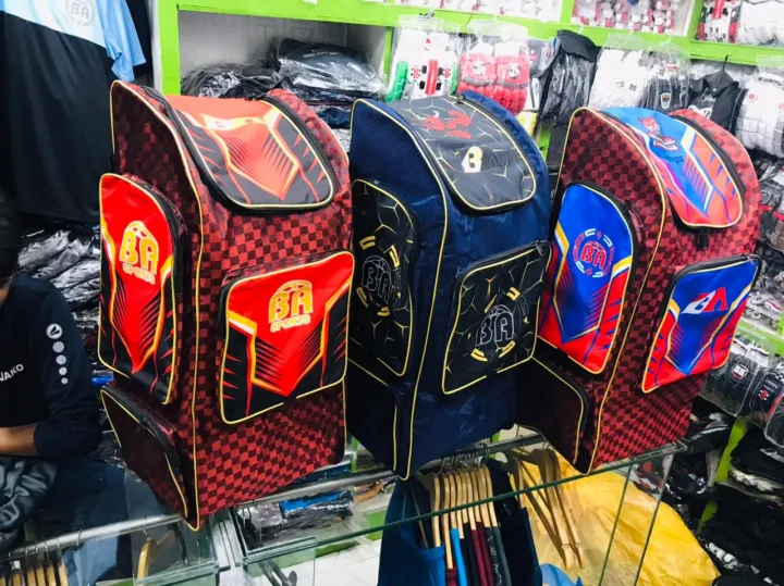Cricket%20Kit%20Bag%20Smart%20Size%20with%20Shoulder%20Straps%20and%20Handle%20for%20Men%20Single%20Player/Individual%20Personal%20Duffle%20Cricket%20Kit%20Bags%20-%20Sports%20Kit%20Storage%20Travel%20Bag%20-%20Image%203