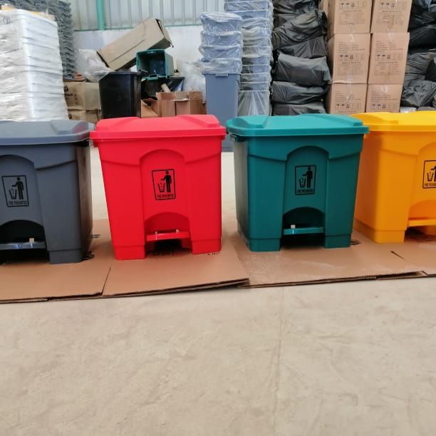 Dustbin%20with%20paddle%20-%2030%20Liter%20Dustbin,%20garbage%20and%20recycling%20bin%20for%20outdoor,%20home,%20kitchen,%20restaurants%20and%20other%20purposes%20-%2030%20litter%20dustbin%20with%20paddle-%20Paddle%20Bin%20-%20Image%202