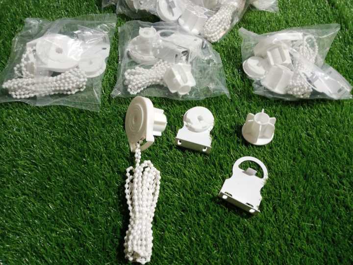 Roller%20Blind%20Fittings%20Kit,%20Roller%20Blinds%20Brackets%20with%20Beaded%20Chain%20-%20Image%203