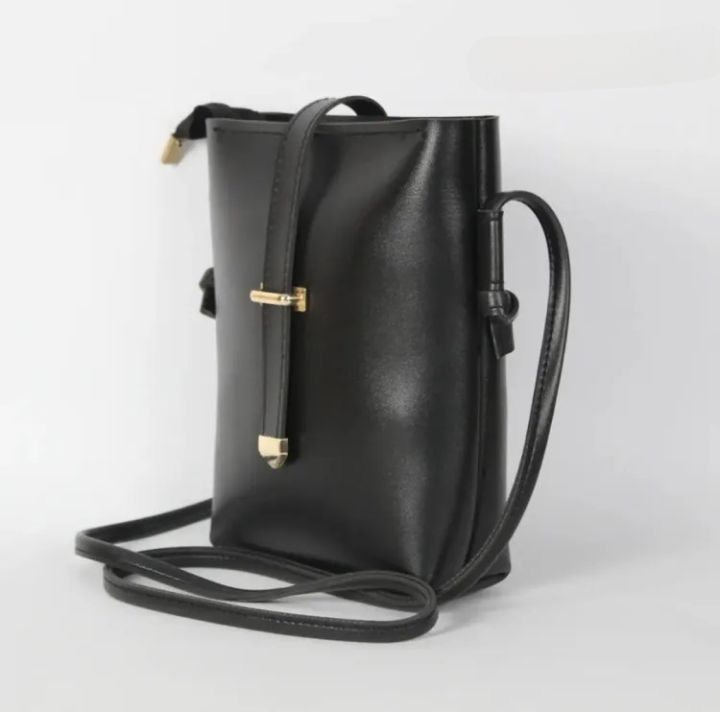 Mini%20Bucket%20Crossbody%20Shoulder%20Bag%20for%20Girls%20with%20Long%20Strap,%20PU%20Leather,%20Casual%20Style,%20Multiple%20Colors%20-%20Image%207