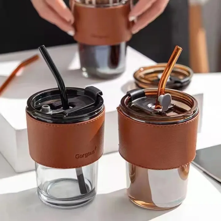 450ml%20Coffee%20Glass%20Mug%20Cups%20with%20Lids%20and%20Straws%20with%20Leather%20Sleeve%20-%20Image%204