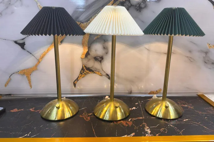 Portable%20LED%20Table%20Lamp%20%20Touch%20Sensor%20with%203%20Color%20Modes%20&%203%20Brightness%20Levels%20%20Rechargeable%20Metal%20Desk,%20Bedside%20&%20Dining%20Room%20Light%20-%20Image%206