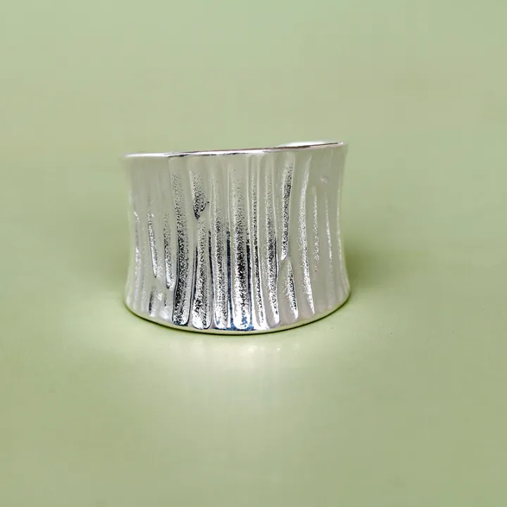 Wide%20Chunky%20Silver%20Irregular%20Concave%20Convex%20Tin%20Foil%20Paper%20Rings%20Engagement%20Ring%20For%20Women%20Men%20-%20Image%204