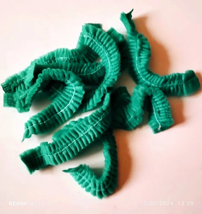 100Pcs%20Shower%20Caps%20,%20Larger%20and%20Thicker%20Waterproof%20Shower%20Caps,%20Plastic%20Hair%20Caps%20for%20Women%20For%20Baking%20,%20Bathing%20etc.%20-%20Image%203