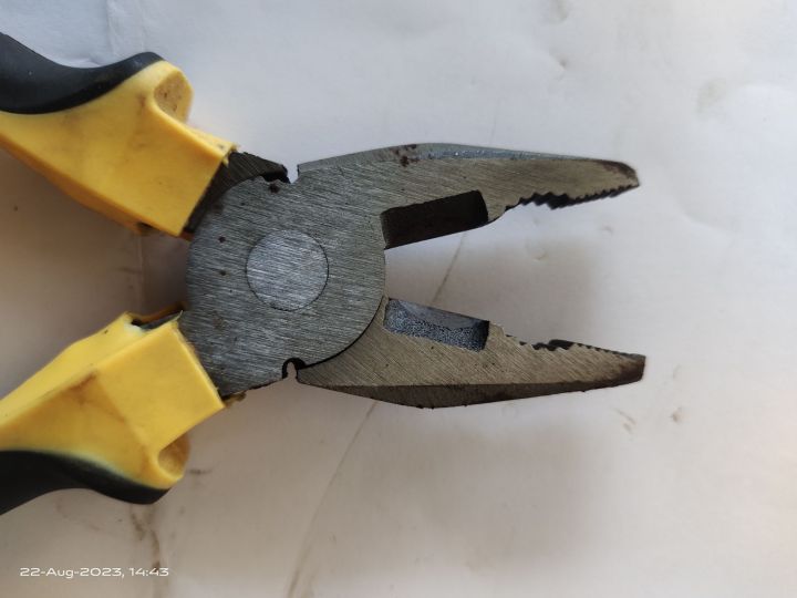 8%20inch%20cutter%20combination%20pliers,cheapest%20combination%20plier,universal%20plier%20200mm,%20plas%20cutter%20-%20Image%203
