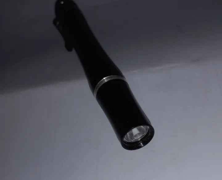 Super%20Bright%20Led%20Medical%20Torch%20Metal%20Body%20For%20Home%20&%20Outdoor%20Sport%20Doctor%20Egg%20Cuddling%20With%20AAA%20Battery%20And%20Without%20Battery%20-%20Image%205