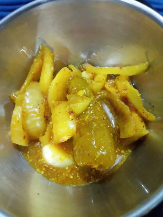 Mixed%20Pickle%20in%20Vinegar%20Mix%20Achar%20Sirka%20Masale%20Wala%20Achar%20-%201%20KG%20-%20100%25%20Original%20Shikarpuri%20Achar%20-%20Special%20Home%20Made%20Shikarpuri%20Pickles%20-%20Image%204