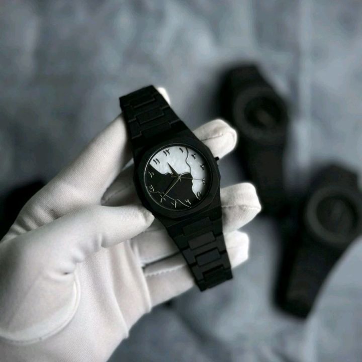 Black%20Arabic%20Aura%20Watch%20For%20Men%20%E2%80%93%20Elegant%20Design,%20Arabic%20Numerals,%20Premium%20Quartz%20Movement%20look%20like%20smart%20watch%20-%20Image%2010