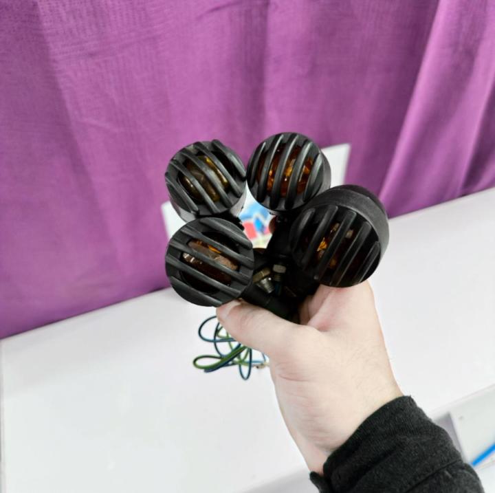 Fancy%20indicators%20for%20all%20bikes/%5BClassic%20Amber%20Motorcycle%20Indicators%5D/Retro%20Bullet%20style%20indicators%20for%20bike/%5BGrilled%20Retro%20Signal%20Lamps%5D/Indicators%20for%20125%20-%20Image%209