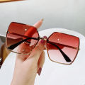 Vintage Sunglasses For Women New Trend Large Frame Gradient Color Versatile Men. 