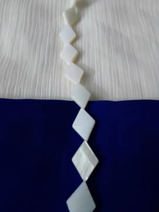 8pcs%20Natural%20Flat%20Rhombus%20White%20Mother%20of%20Pearl%20Sea%20Shell%20Beads%20for%20Crafting%20-%20DIY%20Crafting%20Elegant%20Jewelry%20Making%20Supplies%20-%20Image%204