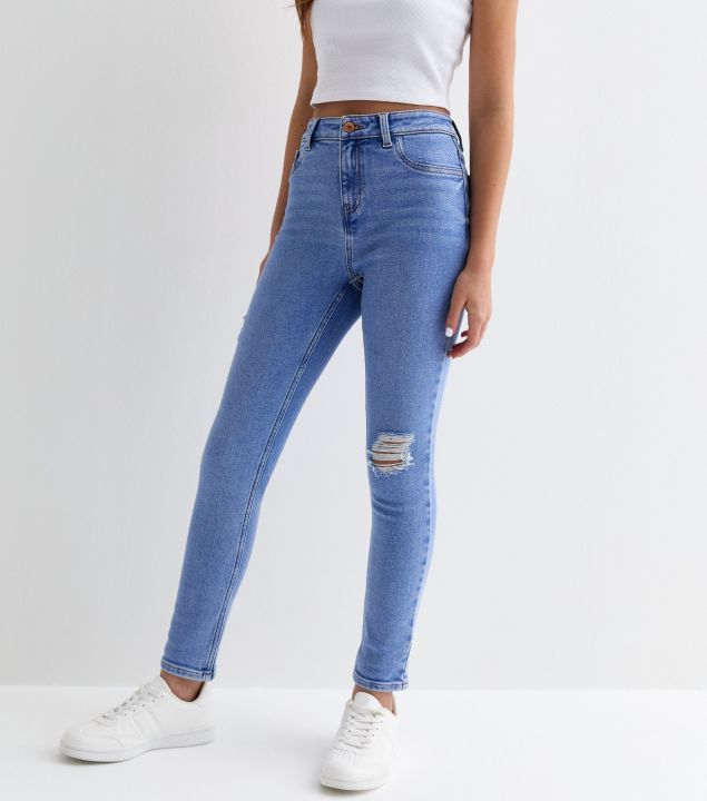 Ripped%20Jeans%20For%20Girls%20-%20Image%204