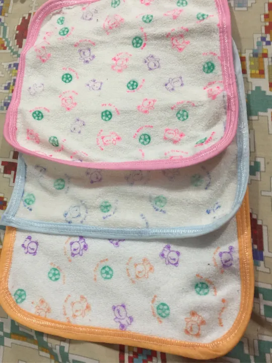 Baby%20Face%20Towel%20Napkin%20For%20Newborn%20baby%20%20(Pack%20of%2006%20Pieces)%20White%20Base%20with%20Printed%20-%20Image%205