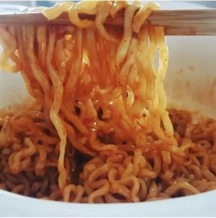 Samyang%20Noodle%20700g%20Instant%20Noodle%20Hot%20Chicken%20Flavored%20Ramen%20Noodle%20(Black%20Pack%20of%205)%20Imported%20Noodle%20Korean%20Noodle%20-%20Image%204